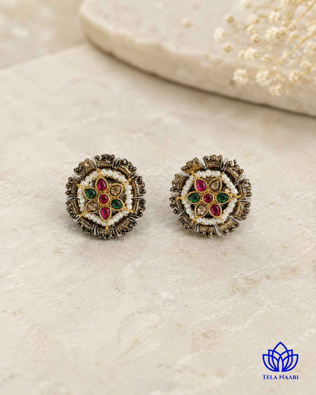 Traditional craftsmanship blends with contemporary elegance in this necklace.