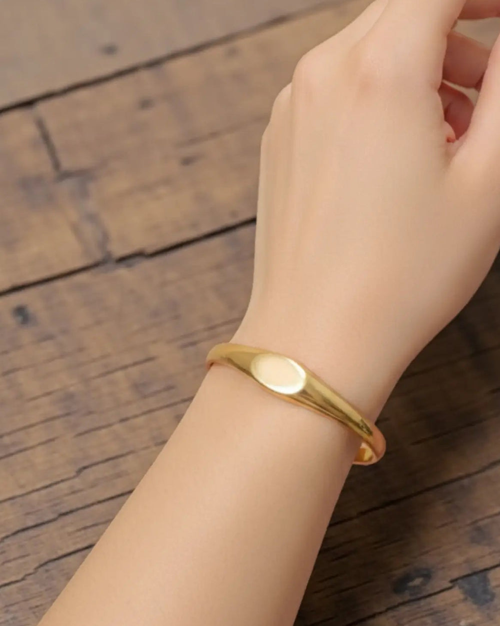 Gold-plated finish covers the surface of this anti-tarnish cuff.