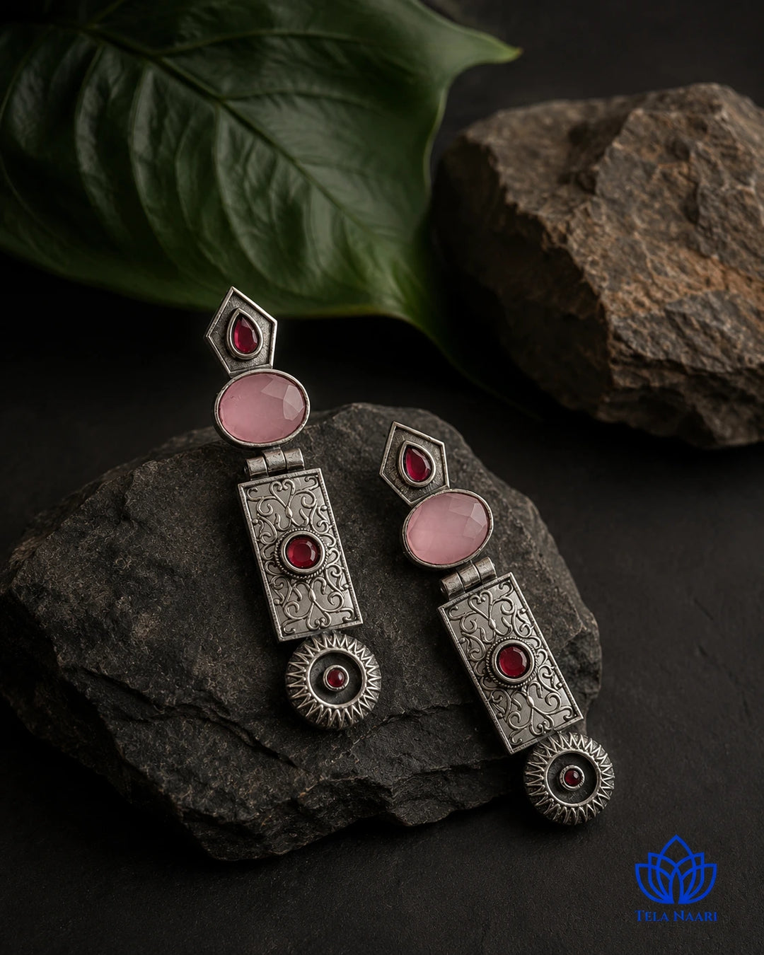 Antique-finish surface highlights the sophisticated edge of this earring.