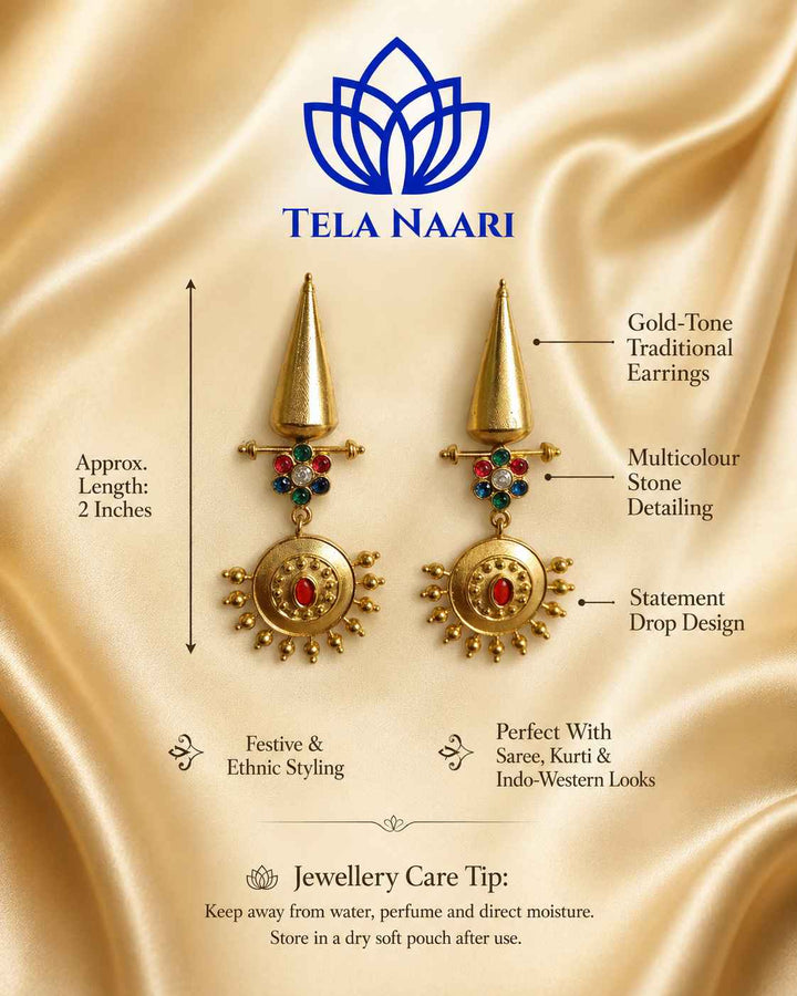 Graceful movement defines the dangle silhouette of this earring.