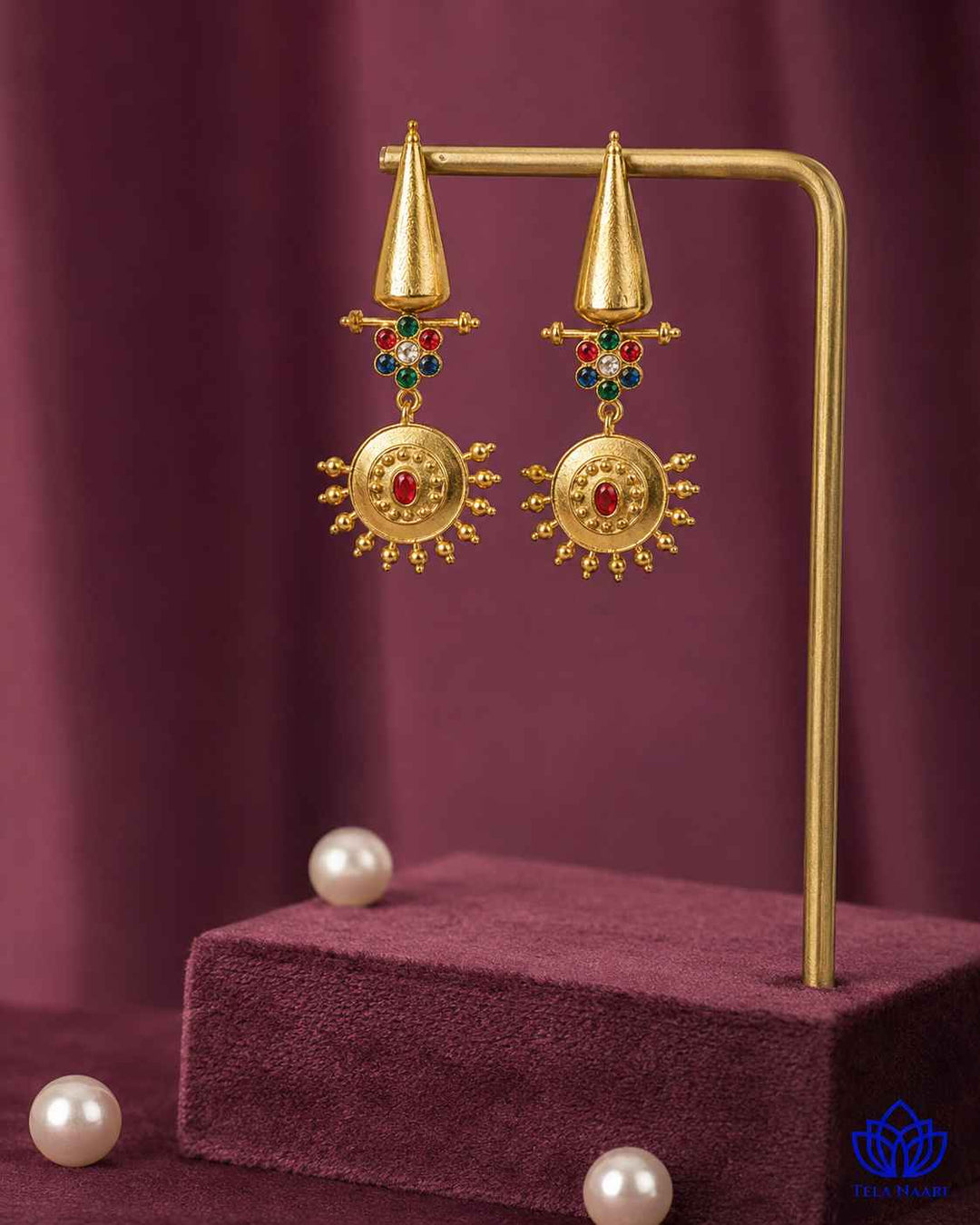Lightweight build makes this dangler earring comfortable for daily wear.