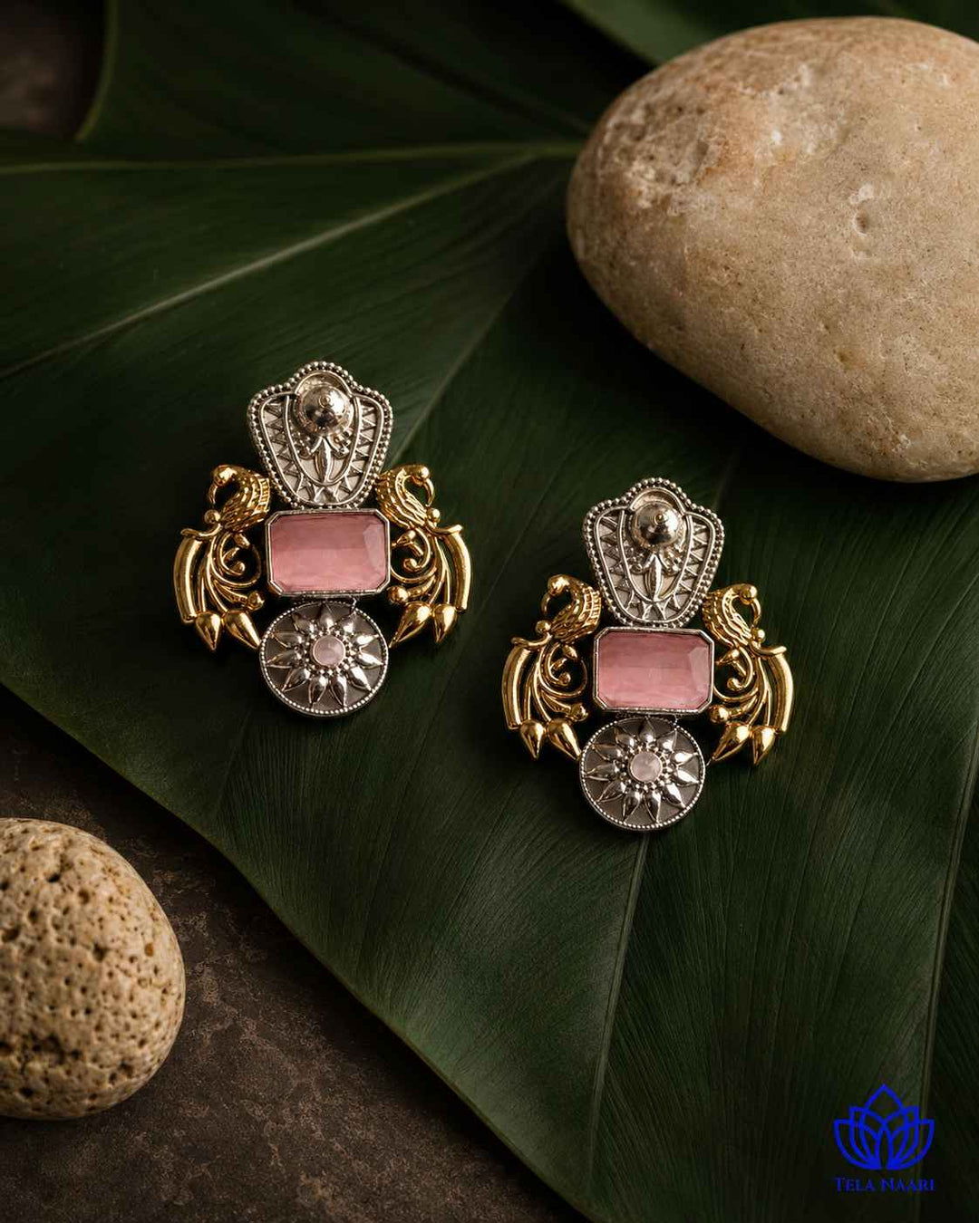 Silver oxidised finish forms the base layer of this dual-tone design.