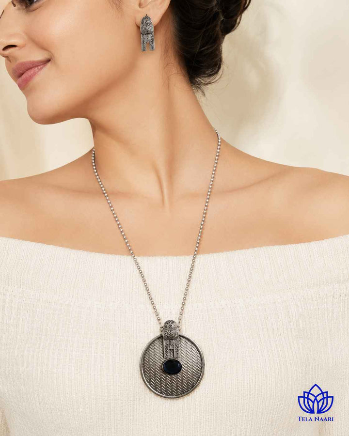 Festive craftsmanship shapes the antique design of this necklace.