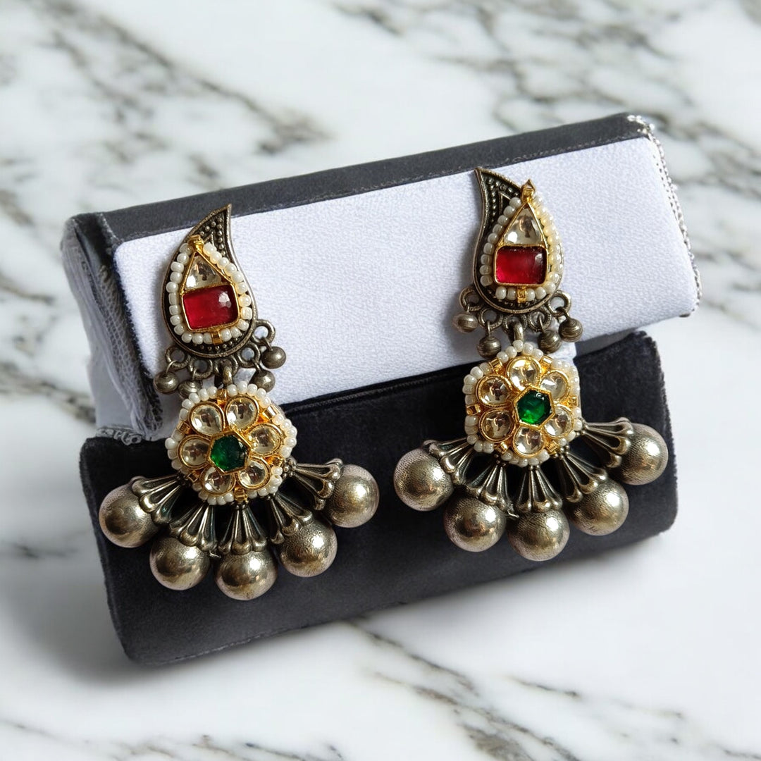 Sandhya dual tone Pachi Kundan silver plated earrings in green – handcrafted ethnic jewellery by Tela Naari
