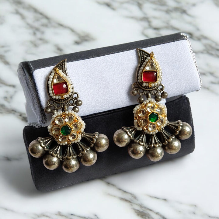 Sandhya dual tone Pachi Kundan silver plated earrings in green – handcrafted ethnic jewellery by Tela Naari
