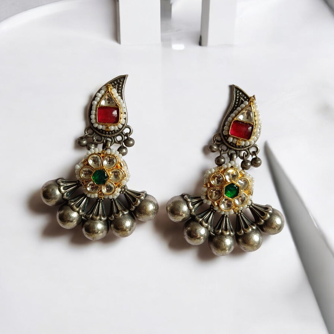 Sandhya dual tone Pachi Kundan silver plated earrings in green – handcrafted ethnic jewellery by Tela Naari
