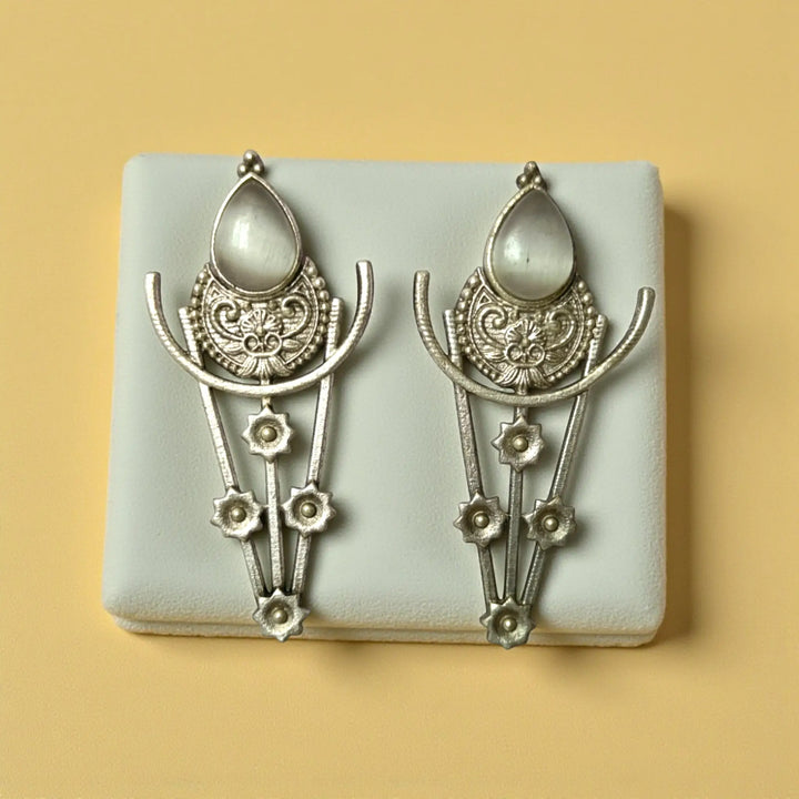 Tela Naari Dazzling Silver Oxidised Earrings