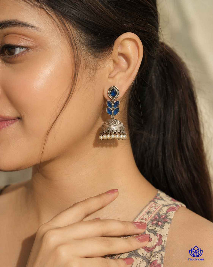 Push back with stopper closure secures this jhumka comfortably throughout wear.