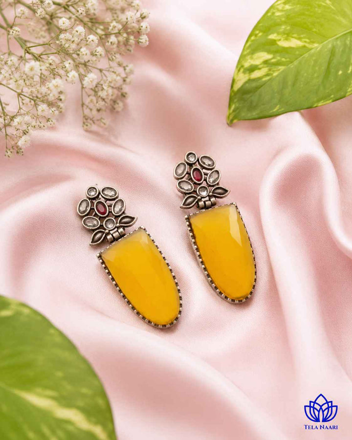 Push back with stopper closure keeps this earring secure comfortably.